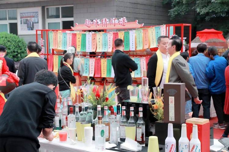 2025年澳门9点35分07和胖东来白酒现身澳洲与胖东来怼酒代购