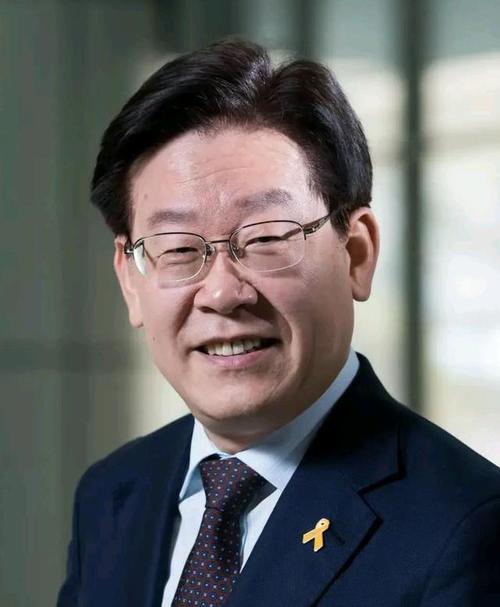 新澳门彩最快开奖记录和李在明正式宣誓就职与李在明是什么党